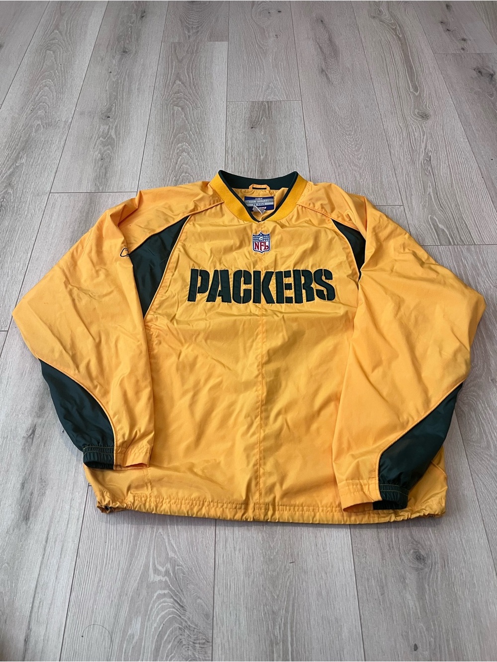 NFL Green Bay Packers Yellow and Dark Green Pullover Windbreaker